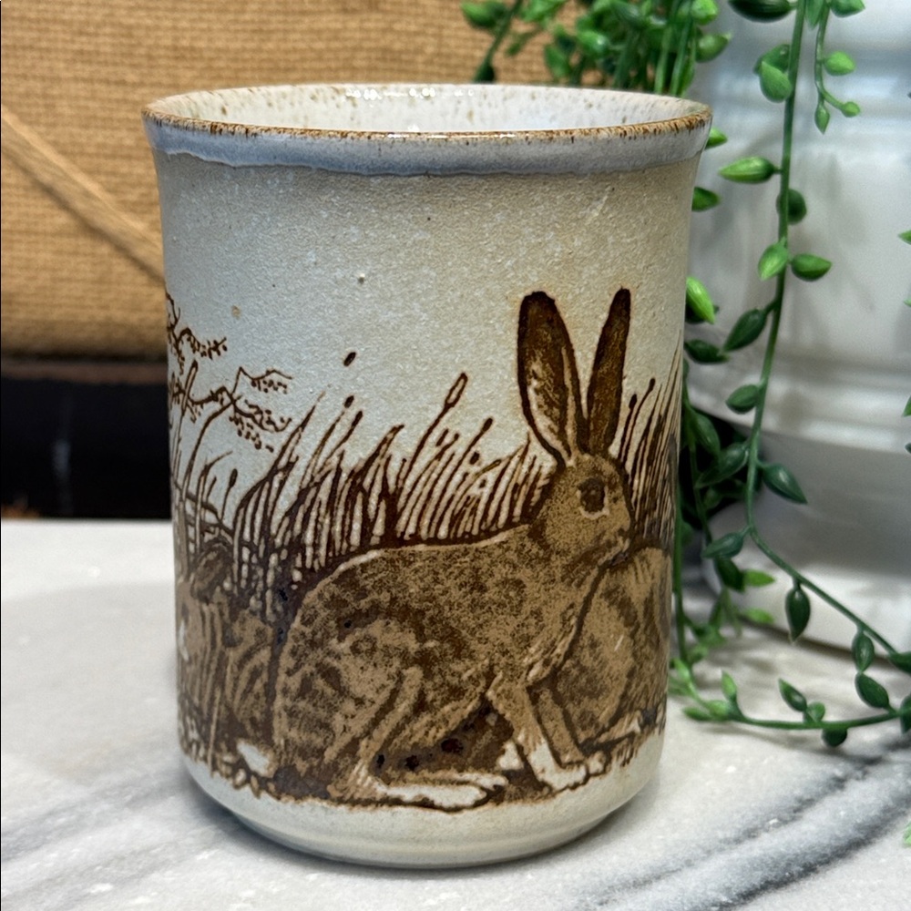 Dunoon Rabbit Design Mug - Picture 3 of 9